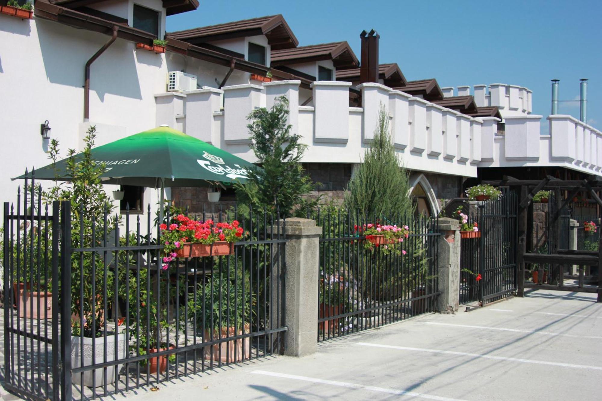 Hotel Lacetate Πιτέστι Εξωτερικό φωτογραφία
