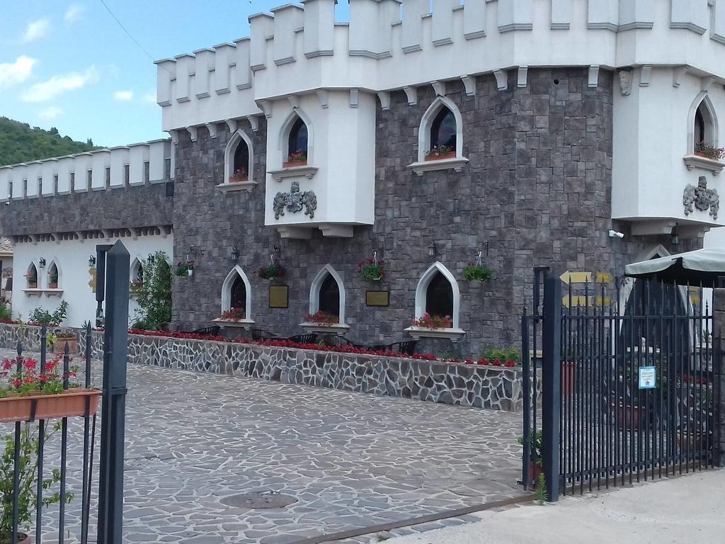 Hotel Lacetate Πιτέστι Εξωτερικό φωτογραφία